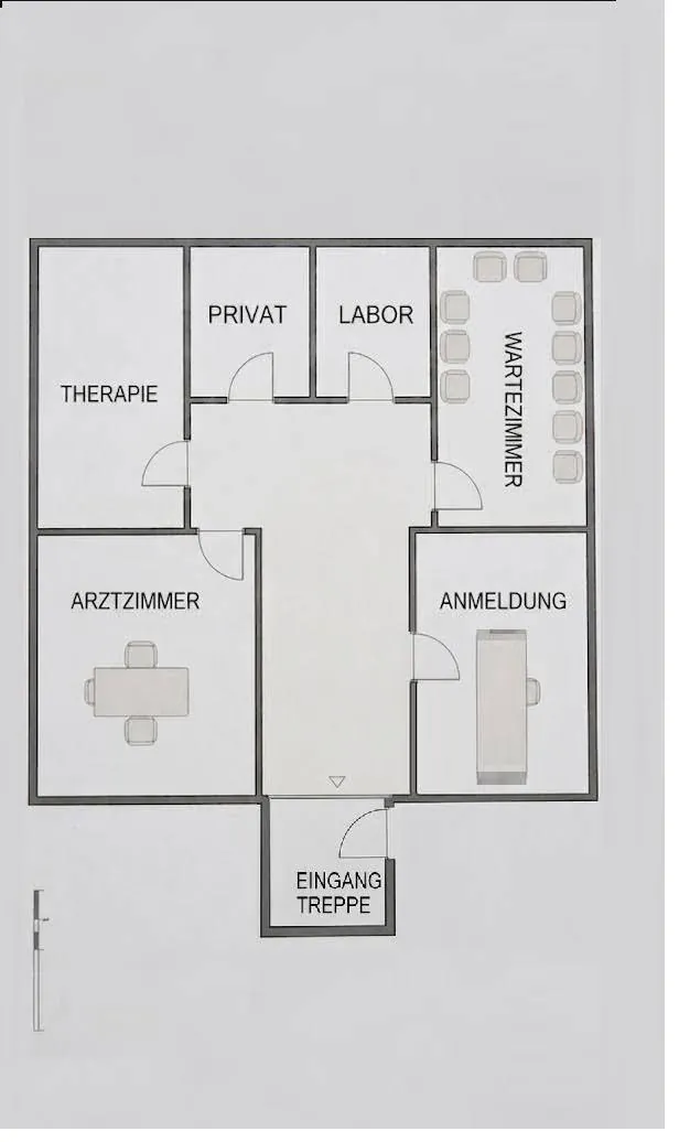 Grundriss der Praxis: Eingang mit Treppe, Anmeldung, Wartezimmer, Arztzimmer, Therapie- und Laborraum